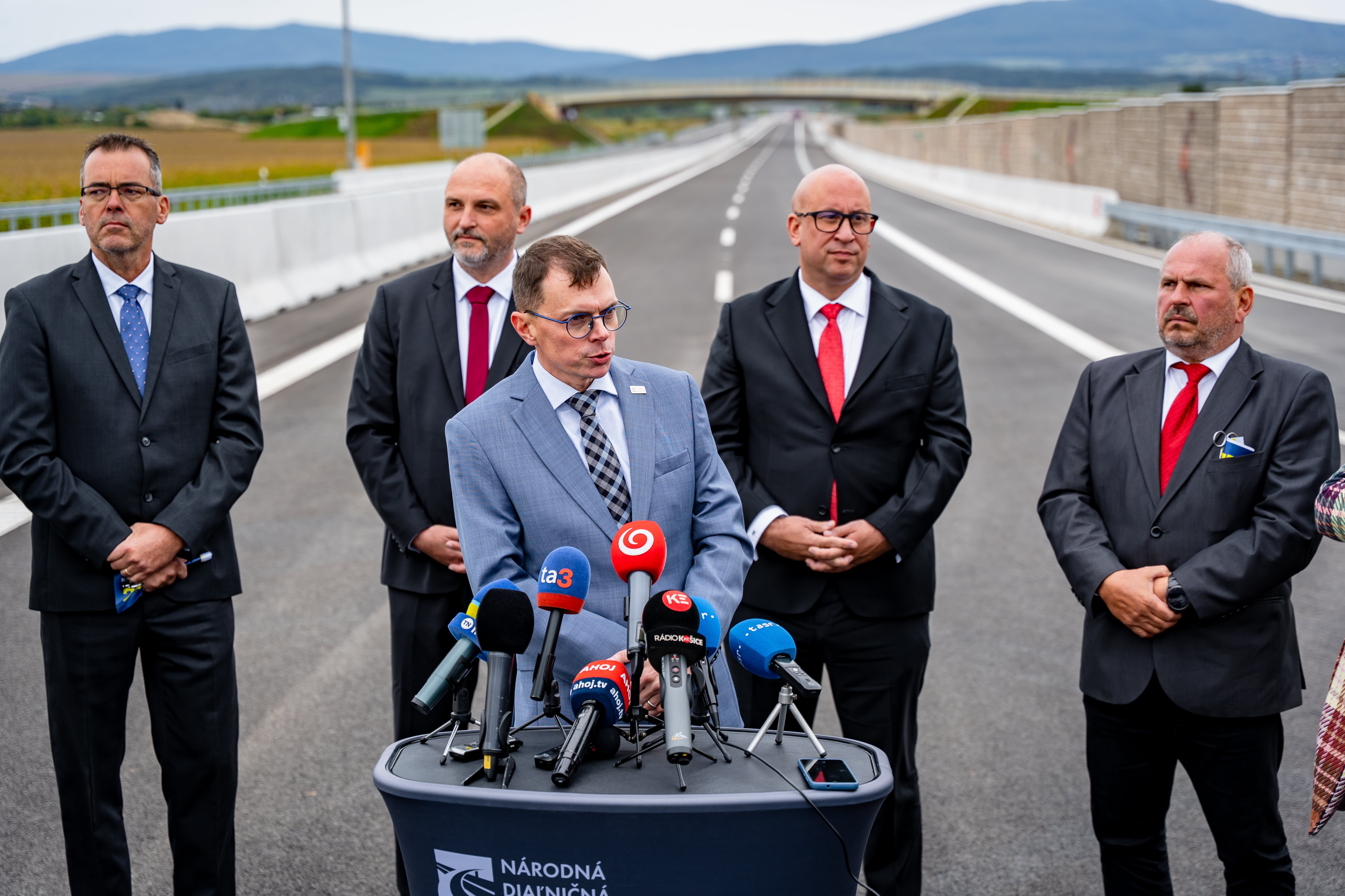 Slavnostne otvorenia useku rychlostnej cesty R2 Kosice, Saca  Kosicke Olsany II. usek -60